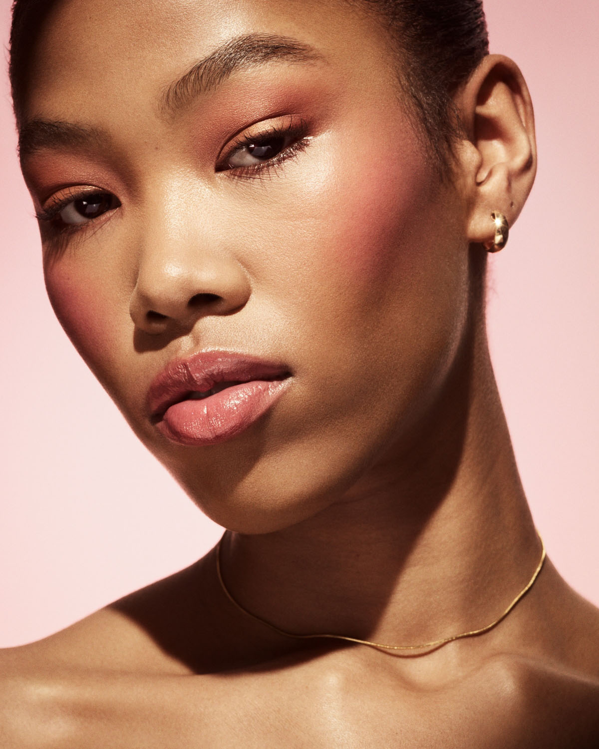 RiRi on Repeat Makeup Essentials - Image 2