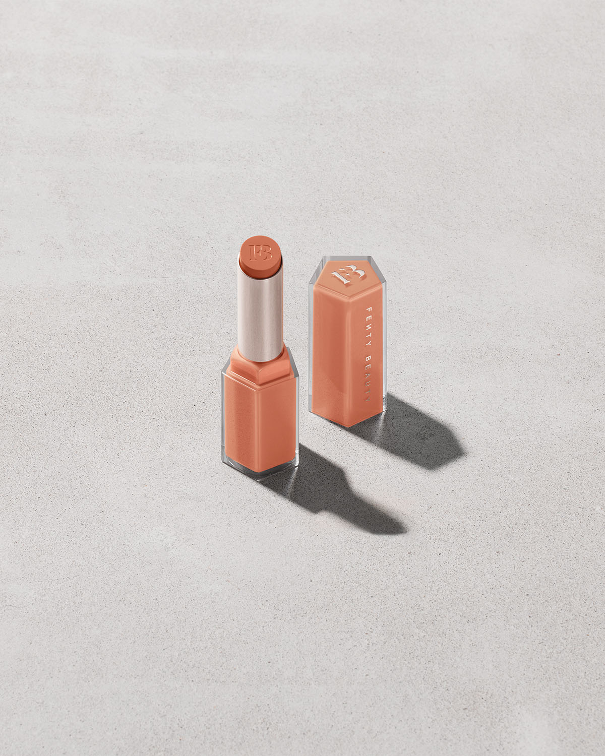 Gloss Bomb Stix High-Shine Gloss Stick ?? Two'Lip Kiss
