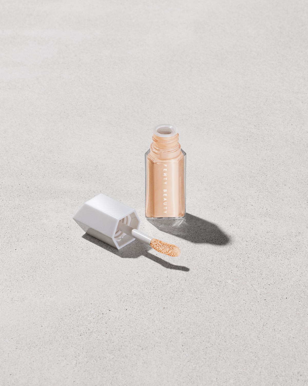We're Even Hydrating Longwear Concealer ?? 200C - Image 15