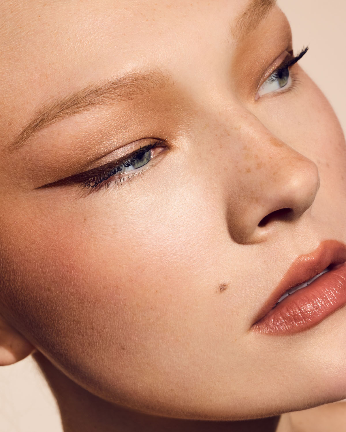 Flyliner Longwear Liquid Eyeliner ?? In Big Truffle - Image 2