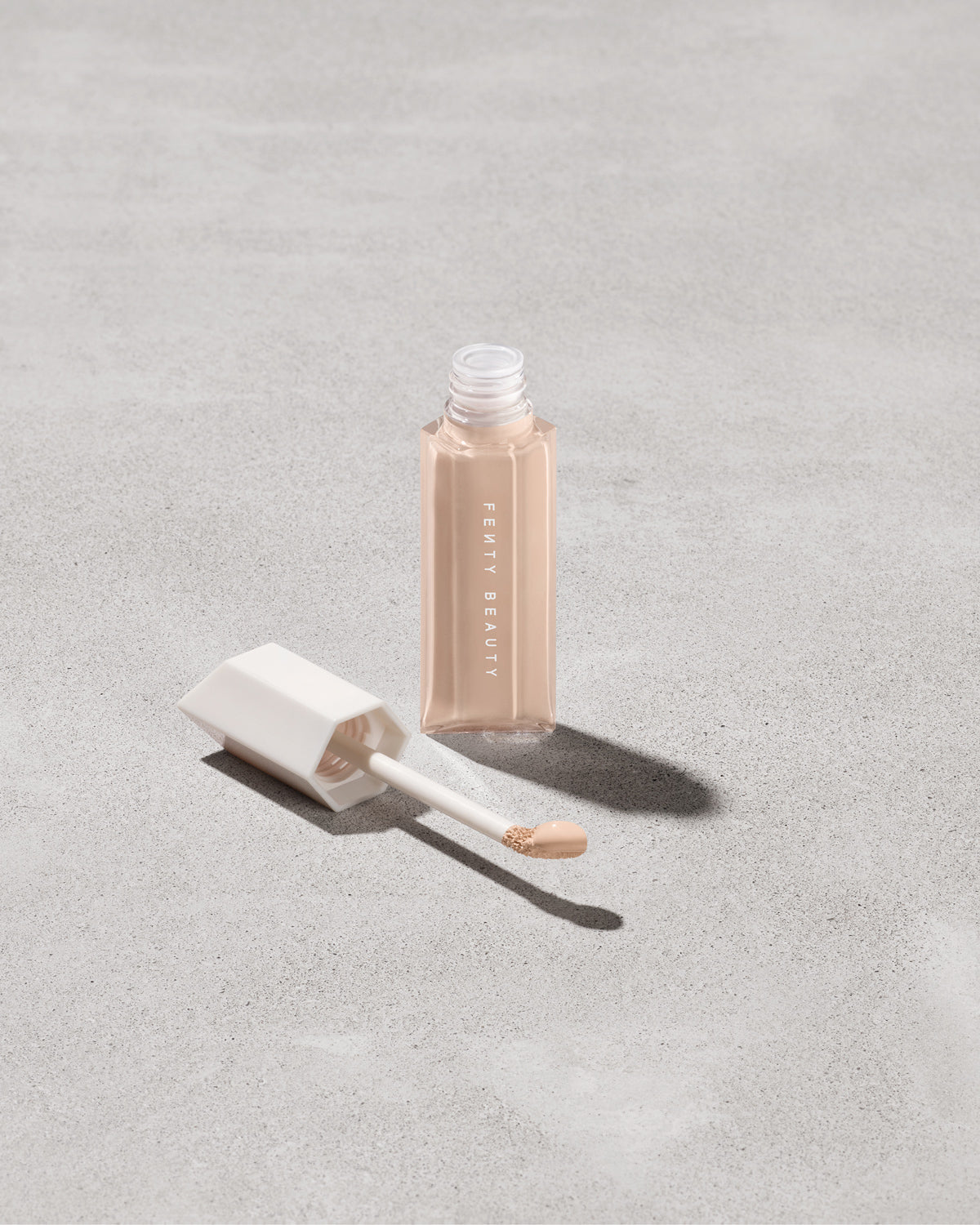 We're Even Hydrating Longwear Concealer ?? 170C