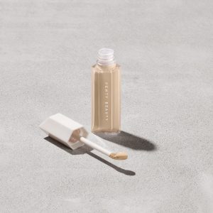 We're Even Hydrating Longwear Concealer ?? 190W