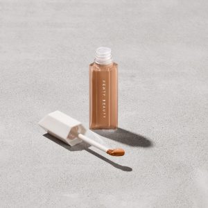 We're Even Hydrating Longwear Concealer ?? 345C