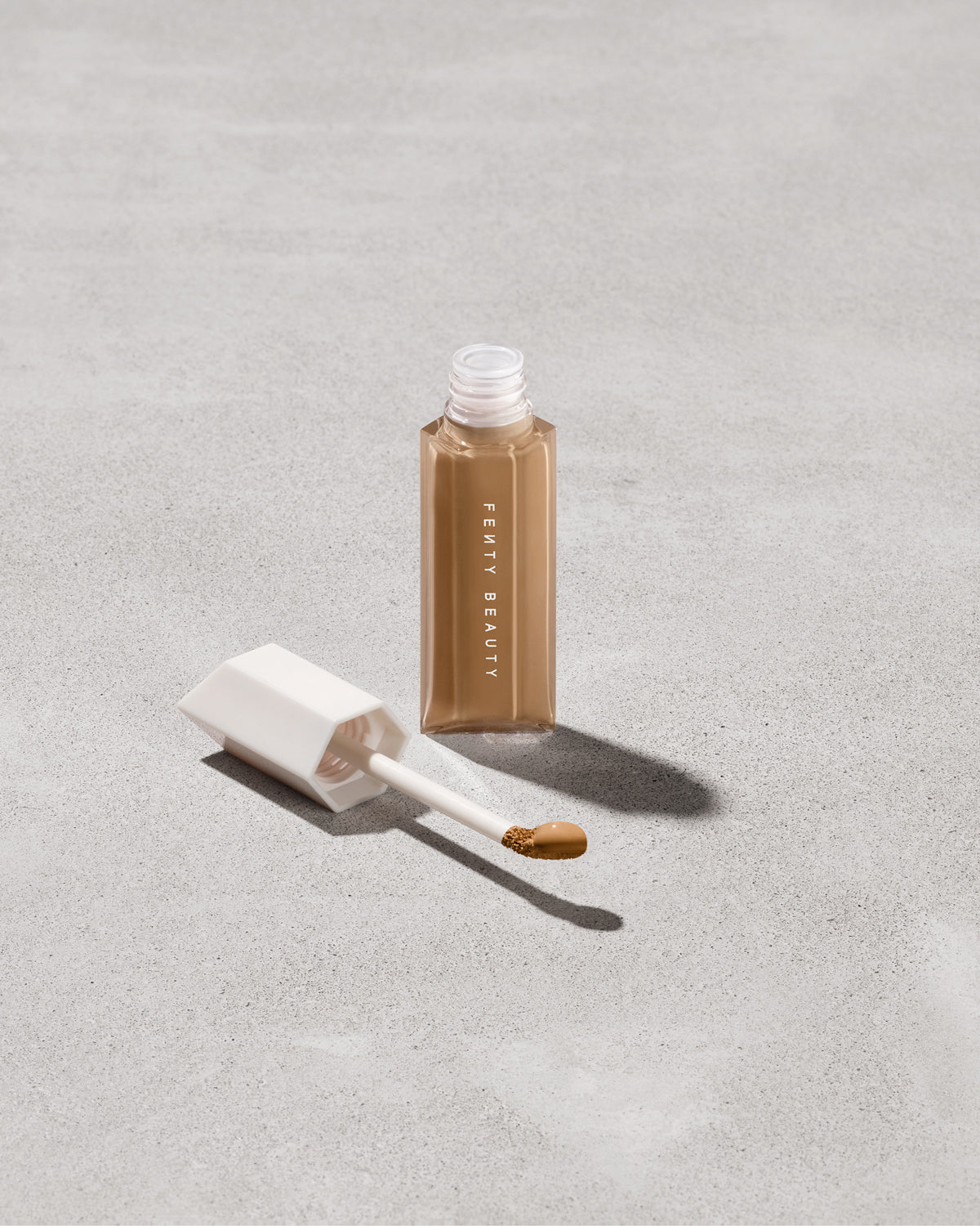 We're Even Hydrating Longwear Concealer ?? 350C
