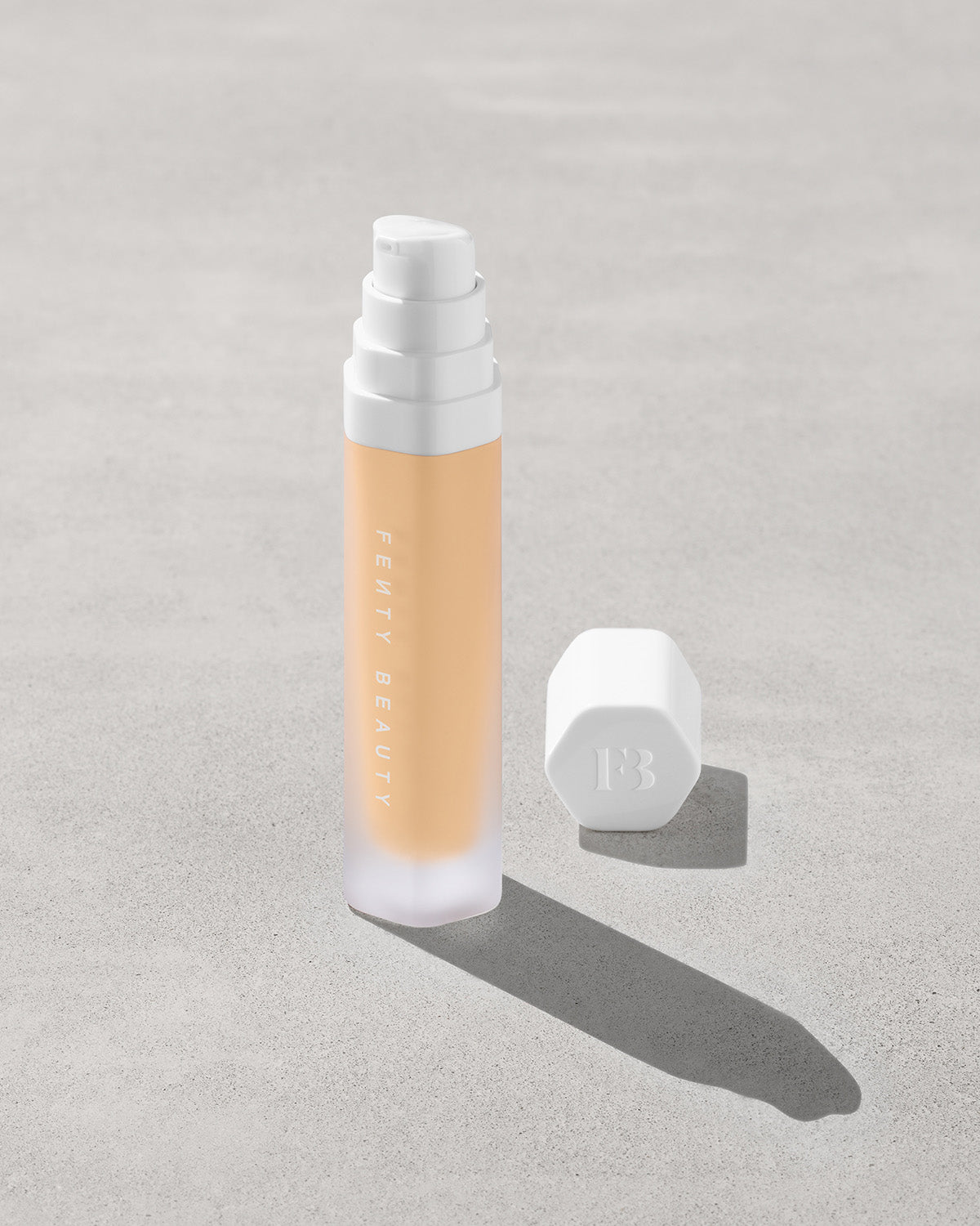 Soft'lit Naturally Luminous Longwear Foundation ?? 225