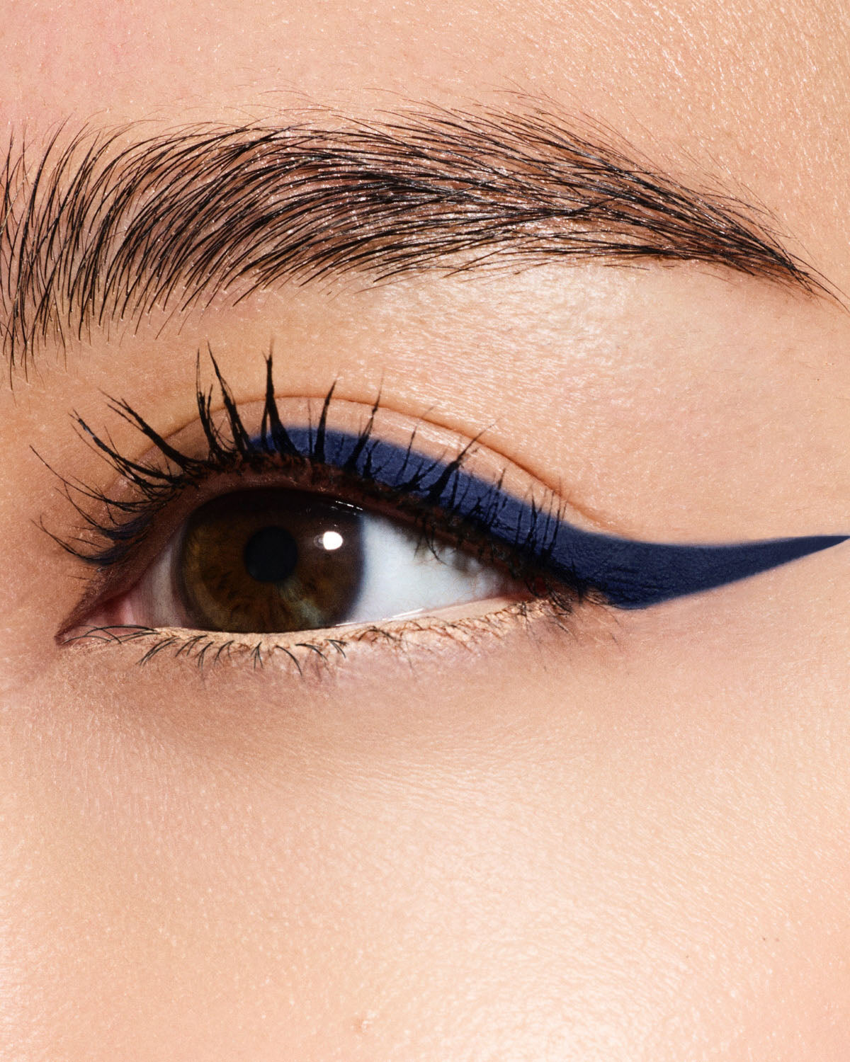 Bold Eye Essentials Bundle: Eyeshadow Stick. Gel Eyeliner + Mascara - Image 4